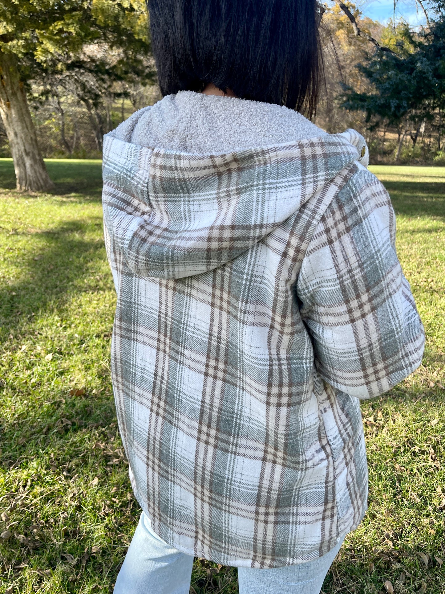 GRAY PLAID SHERPA LINED SHACKET | TRAILER