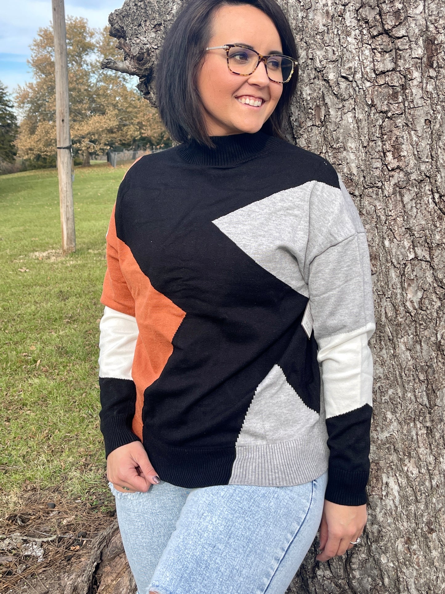 KHAKI MOCK NECK SWEATER | TRAILER