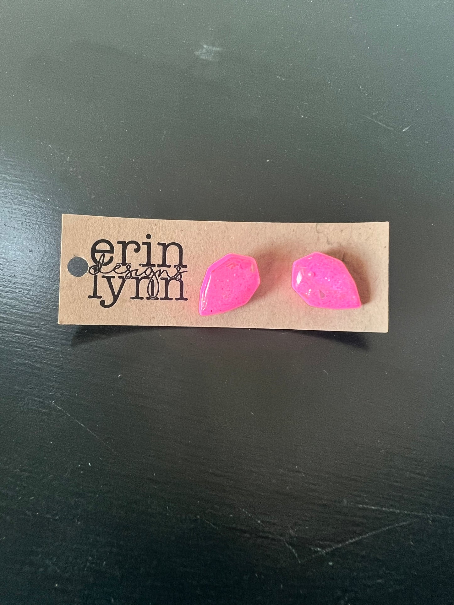 HOT PINK FLECK STUD EARRINGS